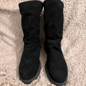 The Flexx brand Moving Up waterproof suede boot. Black